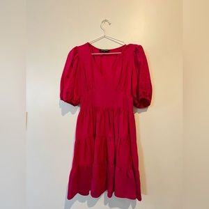 Bright Magenta adorable puffy armed dress! Fits well, flowy table skirt bottom.